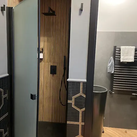 招待所 One Of One Experiences - Cinema