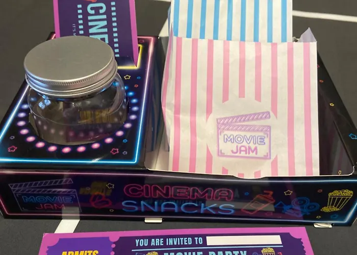 招待所 One Of One Experiences - Cinema 罗马